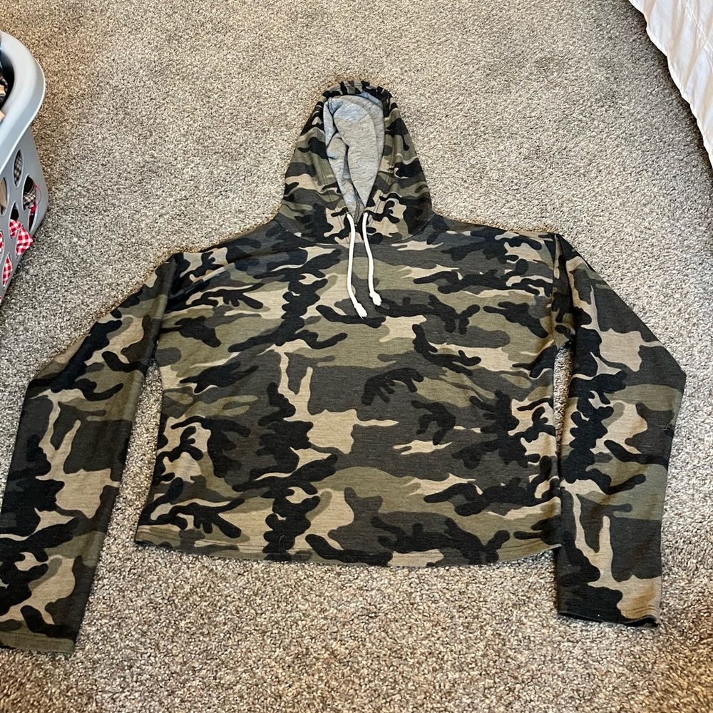 Camo cropped sweatshirt